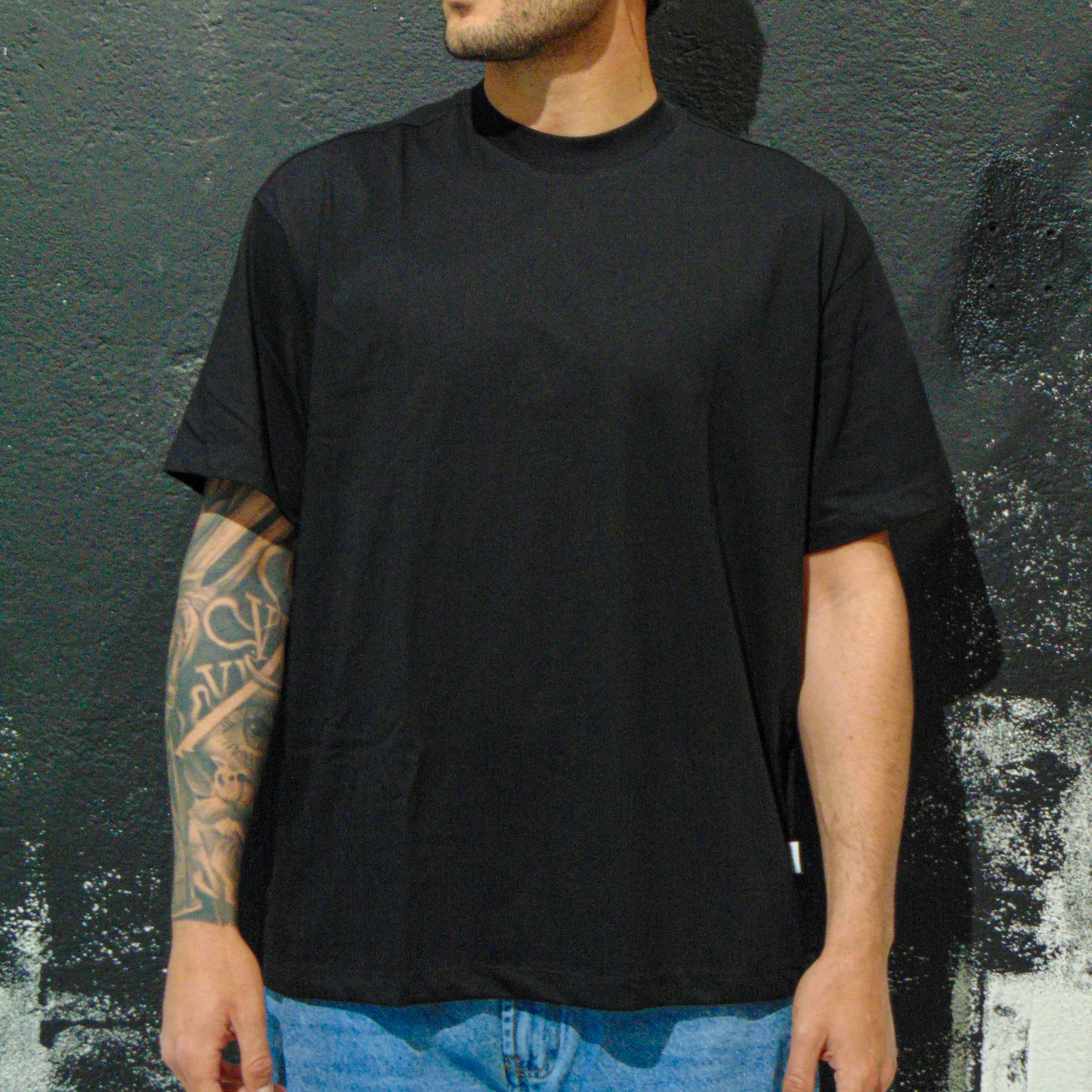 T-Shirt OVERD Paricollo Nera