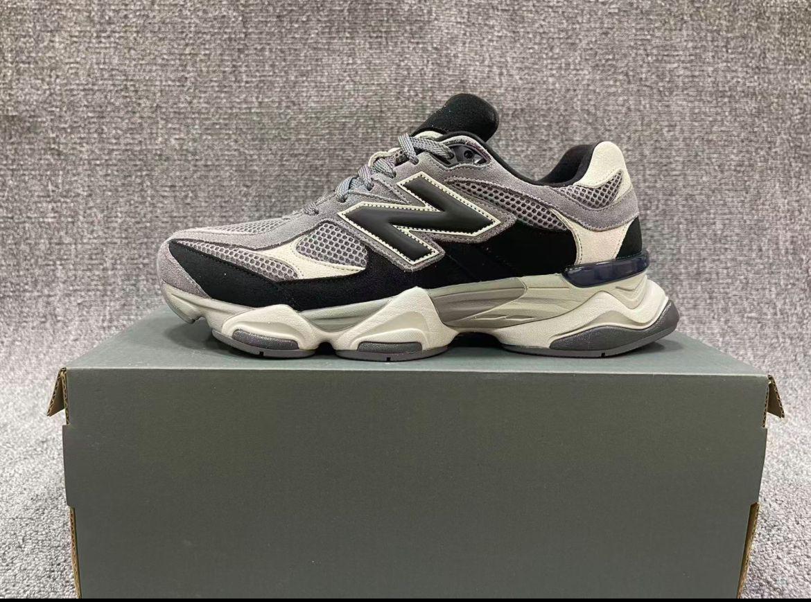New Balance 9060 Crema Gray/Black