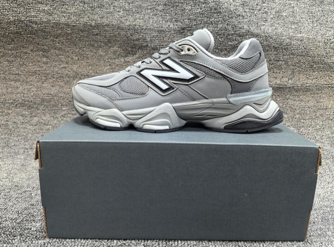 New Balance 9060 Camoscio Silver/Gray