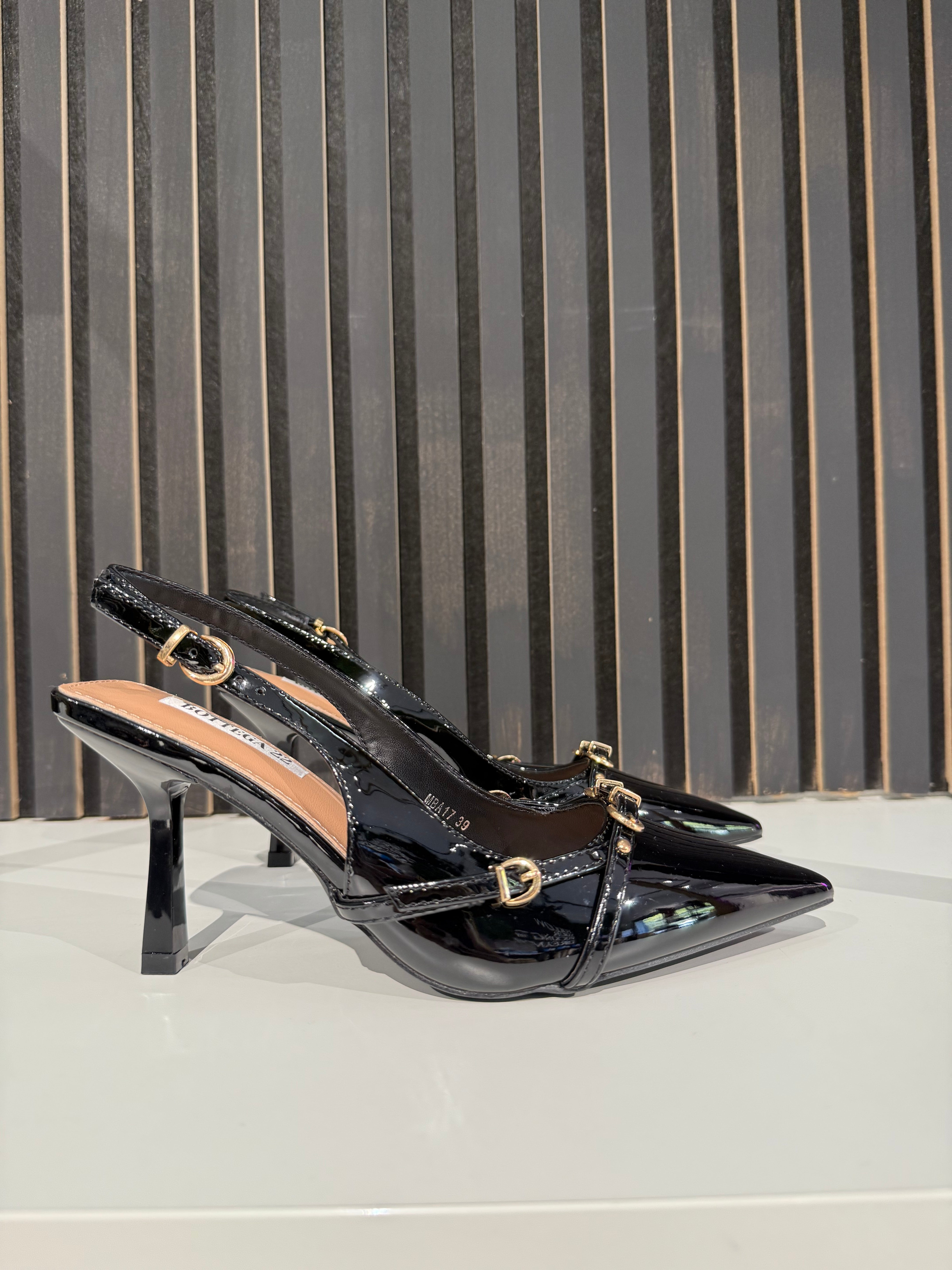 Slingback Nera Con Fibbie