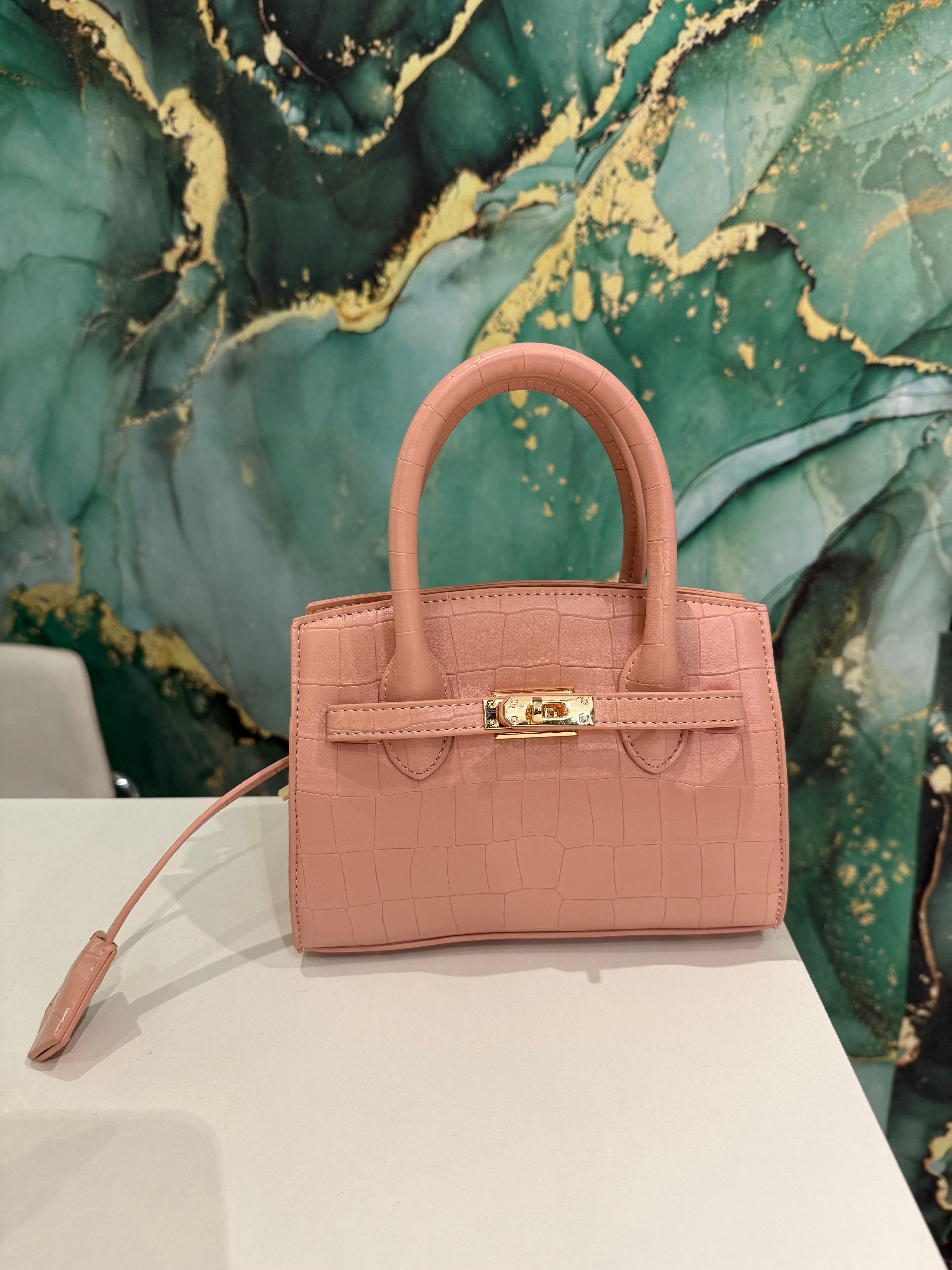 Borsa Rosa Con Dettaglio Oro