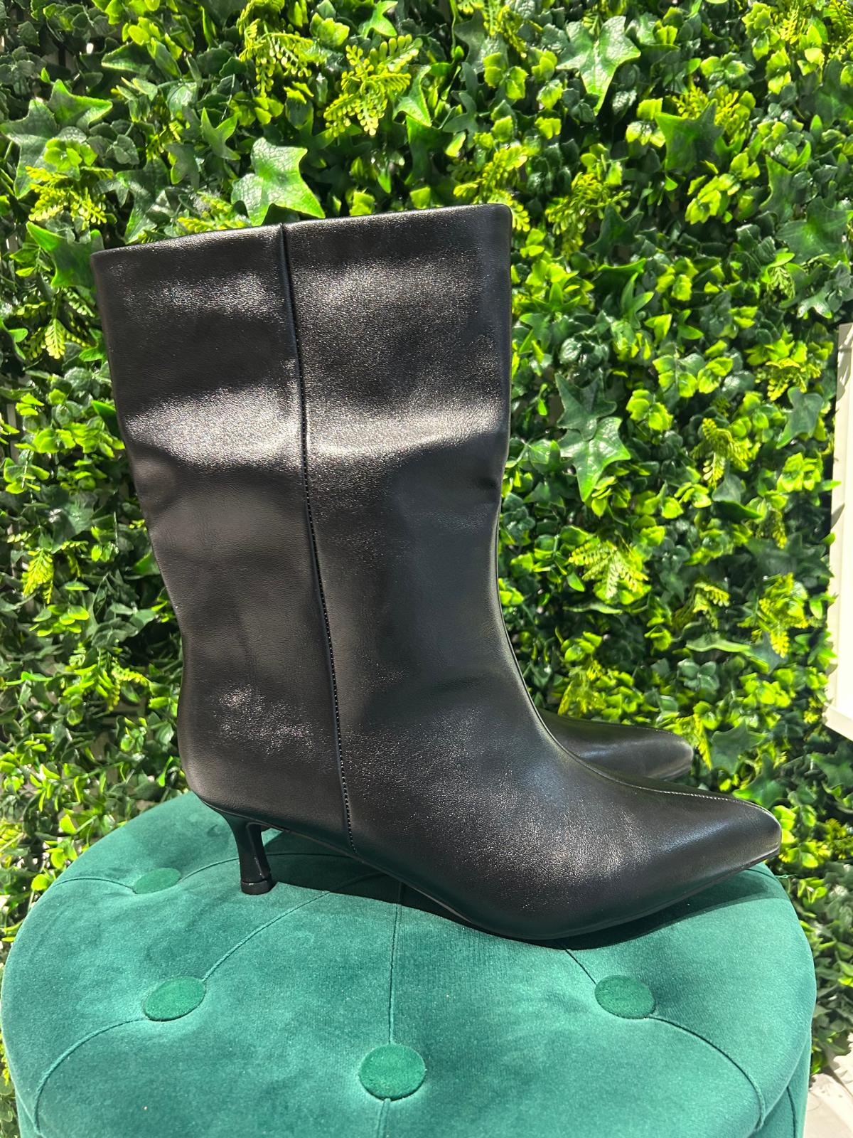 Stivale con Tacco Basso