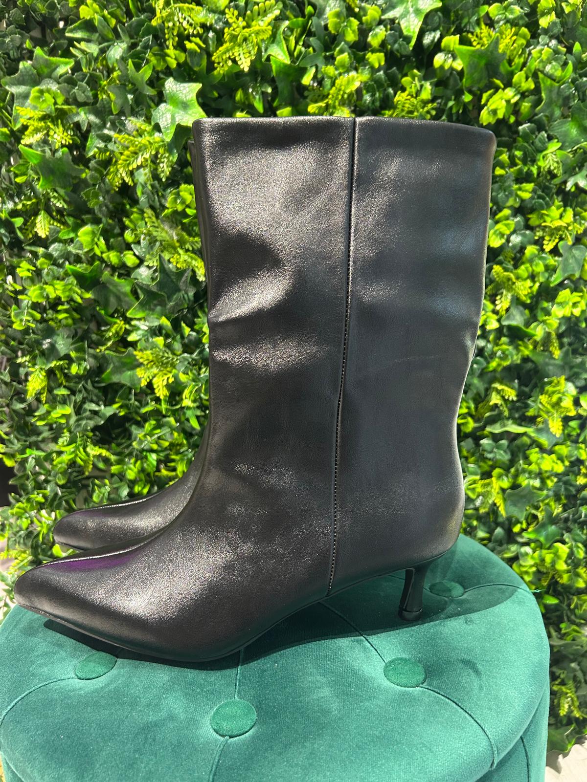 Stivale con Tacco Basso