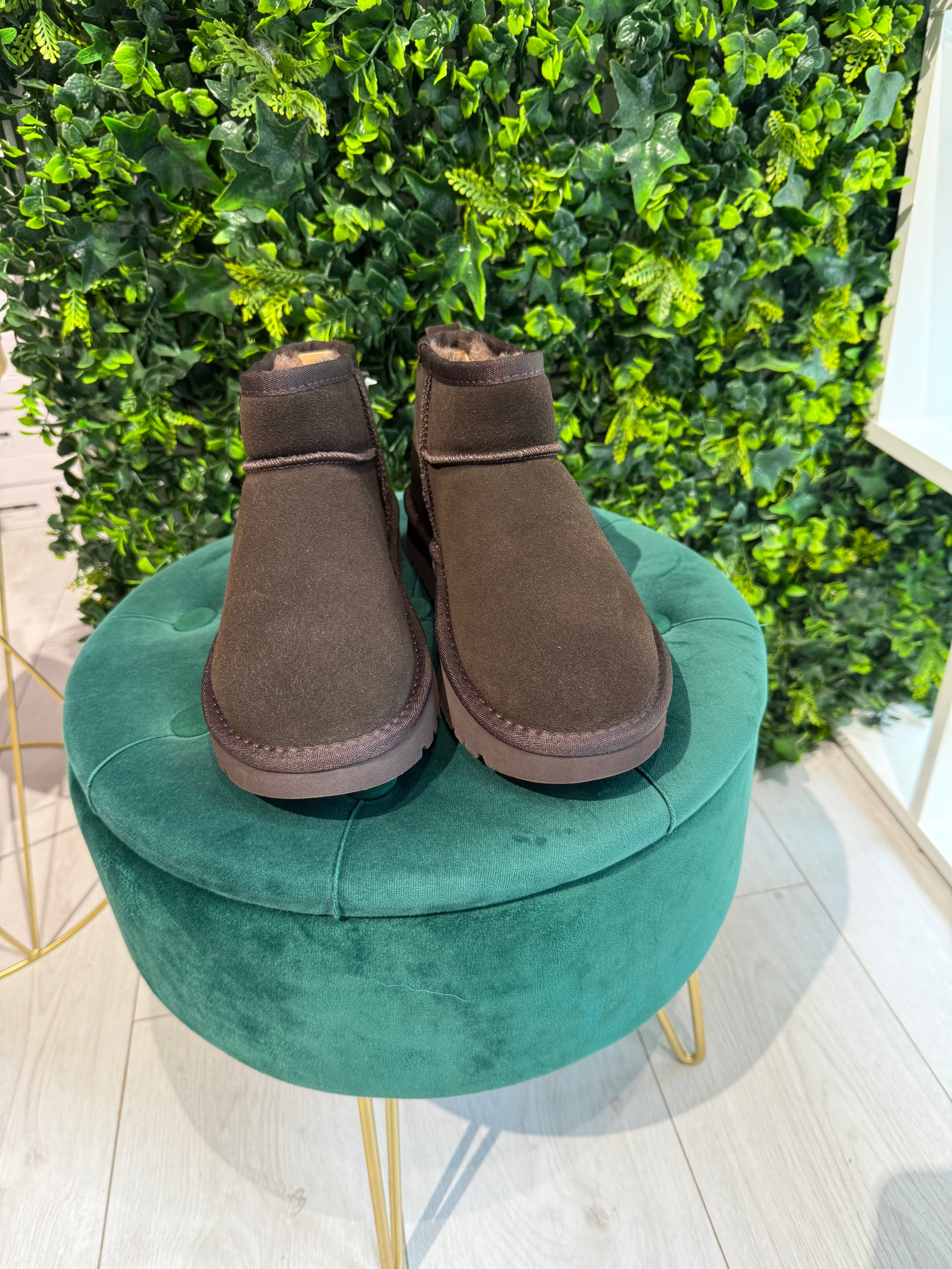 Modello Teddy Marrone